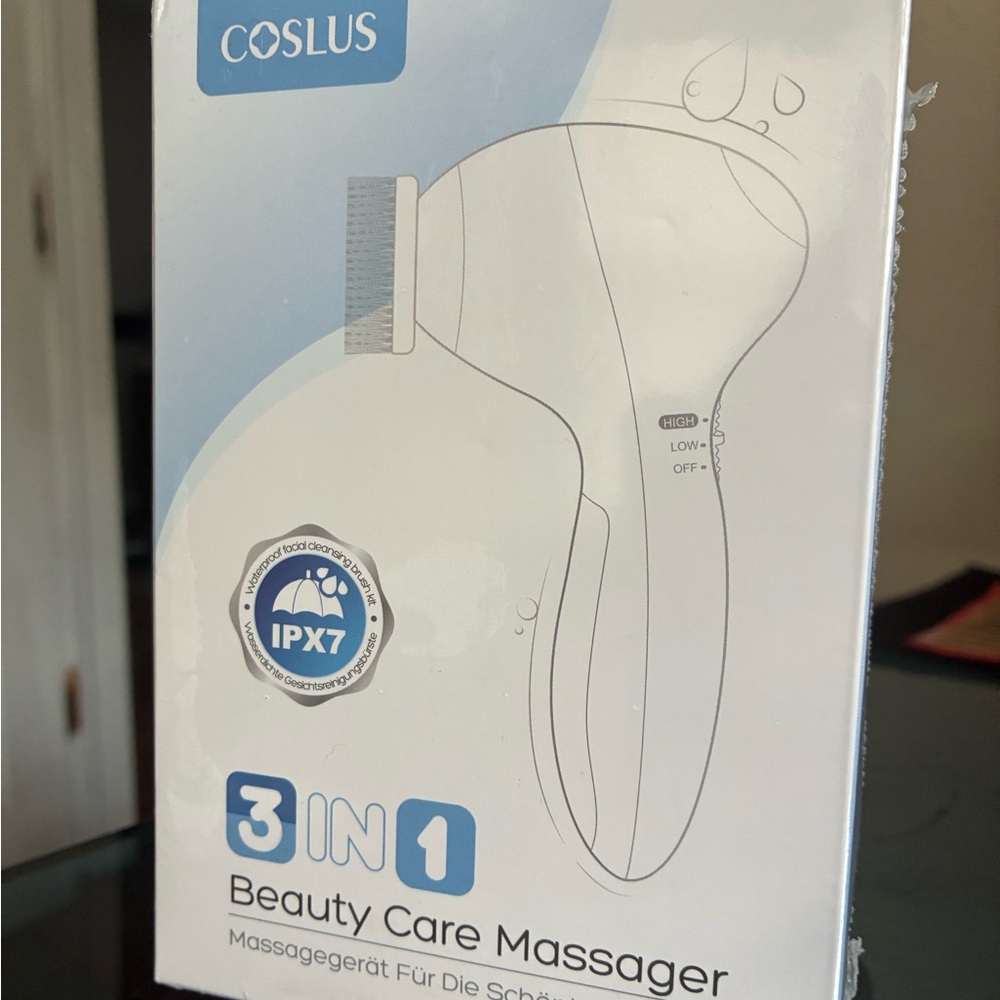 White Ergonomic Skincare Grooming Tool